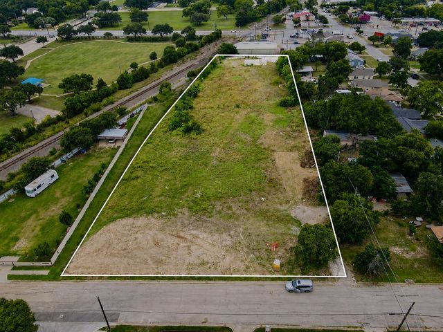 4200 Townsend Drive, Fort Worth, TX 76115