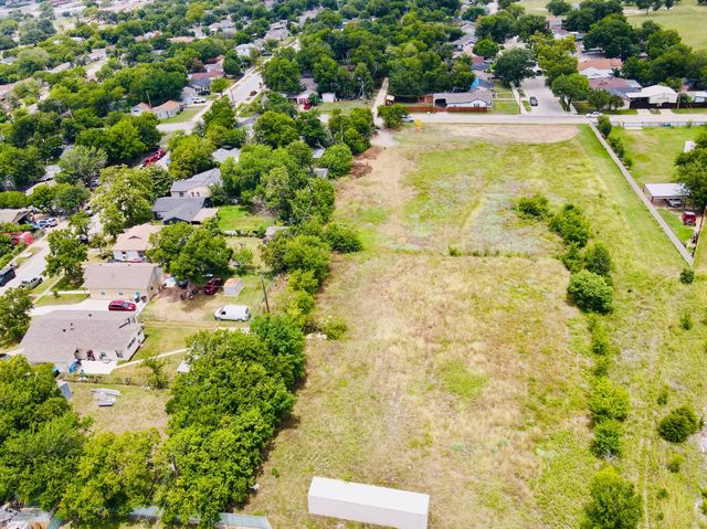 4200 Townsend Drive, Fort Worth, TX 76115