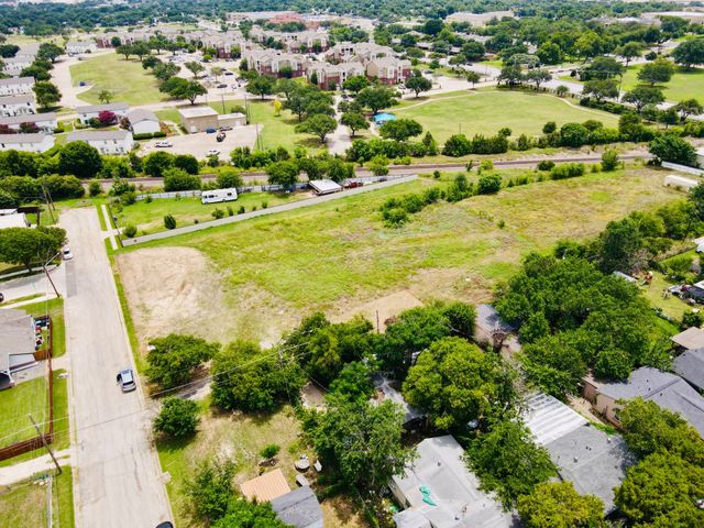 4200 Townsend Drive, Fort Worth, TX 76115