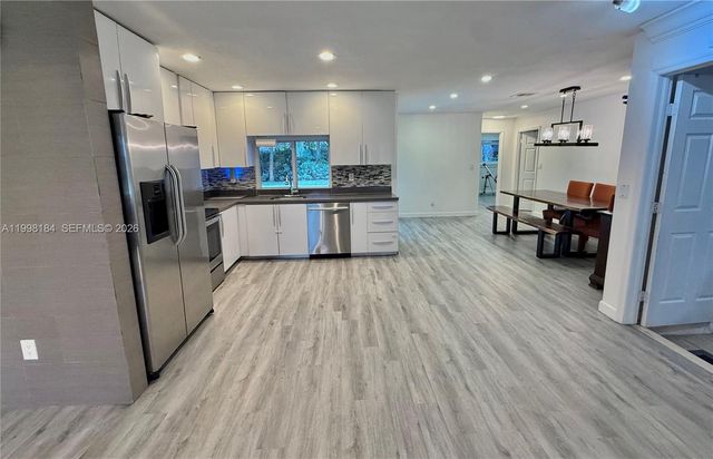 8404 SW 26th Street, Davie, FL 33324