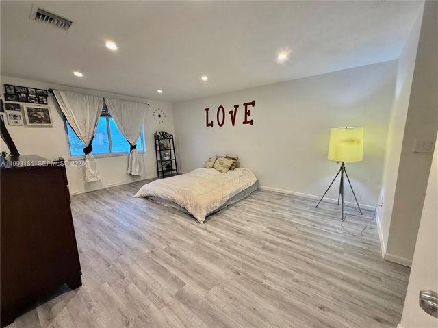 8404 SW 26th Street, Davie, FL 33324