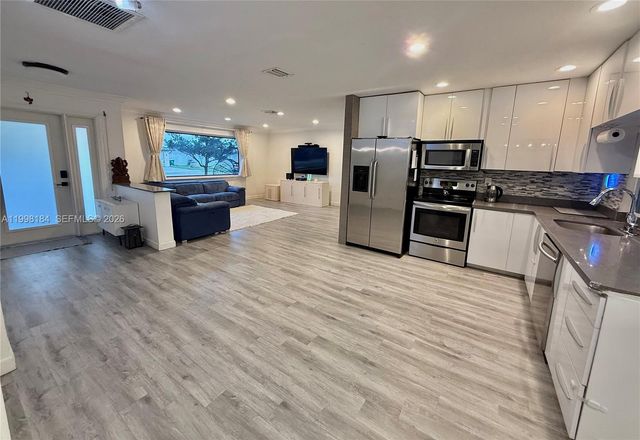 8404 SW 26th Street, Davie, FL 33324
