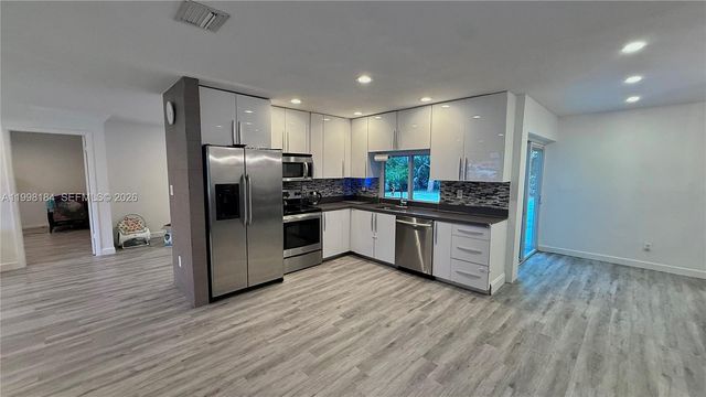 8404 SW 26th Street, Davie, FL 33324