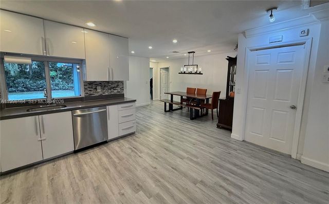 8404 SW 26th Street, Davie, FL 33324