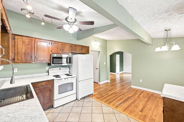 414 Sleepy Hollow Drive, Plainfield, IN 46168
