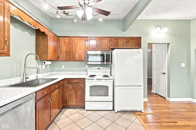 414 Sleepy Hollow Drive, Plainfield, IN 46168