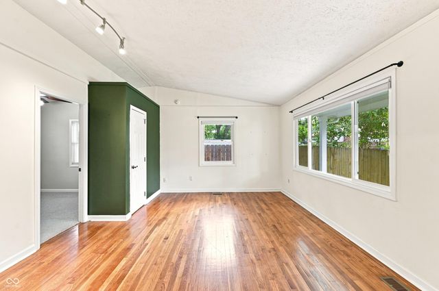 414 Sleepy Hollow Drive, Plainfield, IN 46168