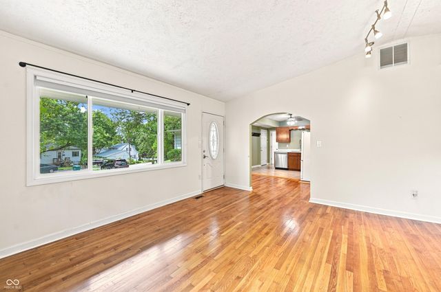 414 Sleepy Hollow Drive, Plainfield, IN 46168