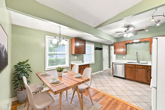 414 Sleepy Hollow Drive, Plainfield, IN 46168