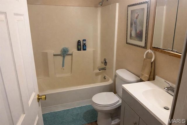 1148 Nassau Drive, Edwardsville, IL 62025