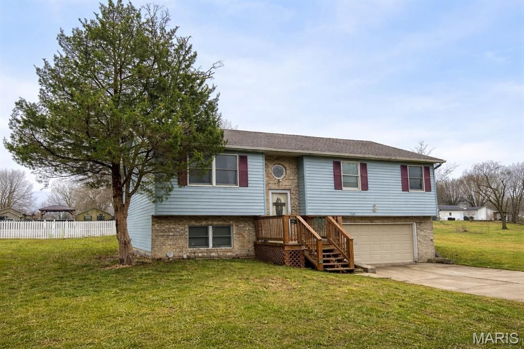 1148 Nassau Drive, Edwardsville, IL 62025