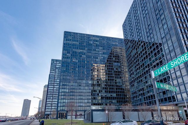 900 N Lake Shore Drive 702, Chicago, IL 60611