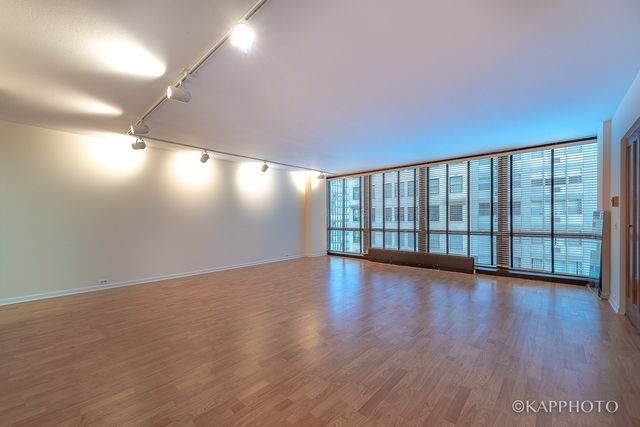 900 N Lake Shore Drive 702, Chicago, IL 60611
