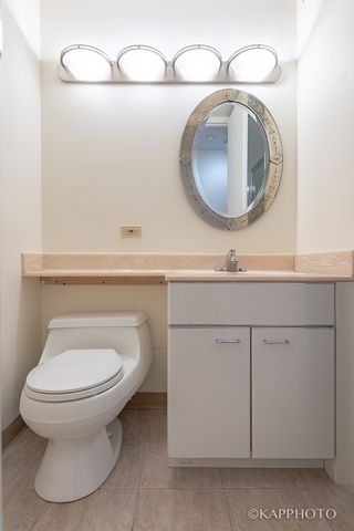 900 N Lake Shore Drive 702, Chicago, IL 60611