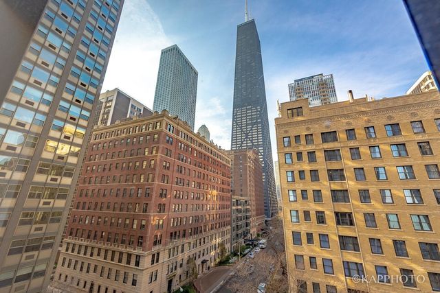 900 N Lake Shore Drive 702, Chicago, IL 60611