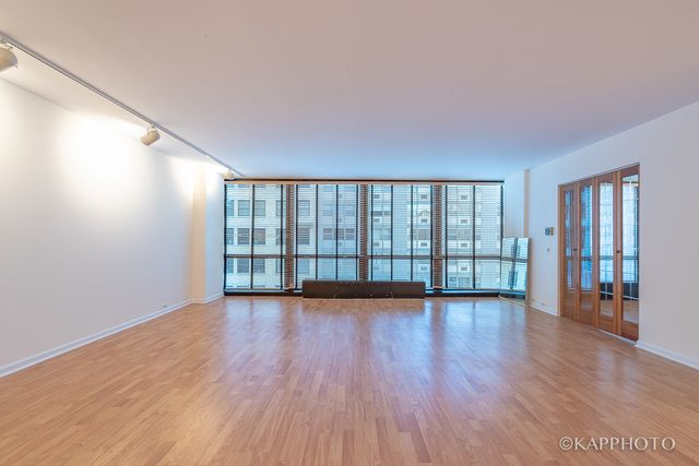 900 N Lake Shore Drive 702, Chicago, IL 60611