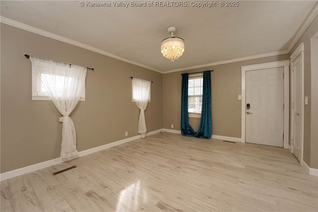 5218 Pioneer Drive, Cross Lanes, WV 25313