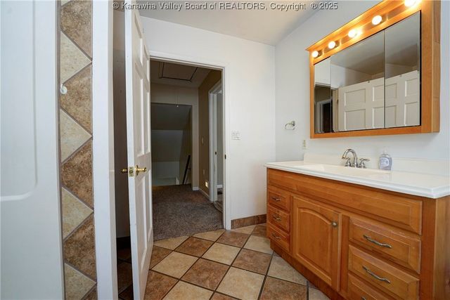 5218 Pioneer Drive, Cross Lanes, WV 25313