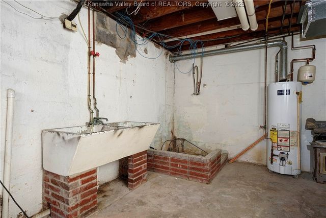 5218 Pioneer Drive, Cross Lanes, WV 25313