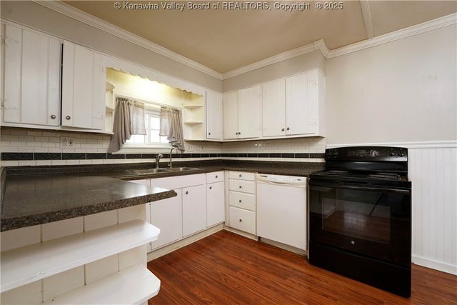 5218 Pioneer Drive, Cross Lanes, WV 25313