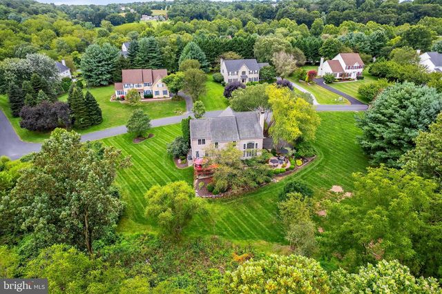 19 ANGELICA DR, Avondale, PA 19311