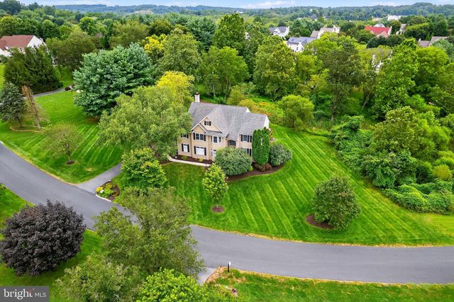 19 ANGELICA DR, Avondale, PA 19311