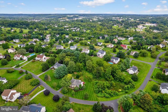 19 ANGELICA DR, Avondale, PA 19311