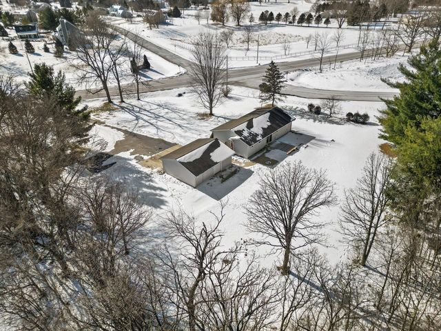 W326S8064 County Road Ee, Mukwonago, WI 53149