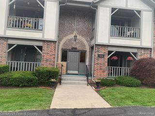 42160 Woodward Avenue Avenue 8, Bloomfield Hills, MI 48304