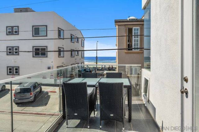 714-16 York Ct, San Diego, CA 92109