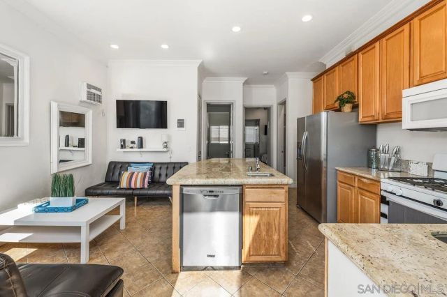 714-16 York Ct, San Diego, CA 92109