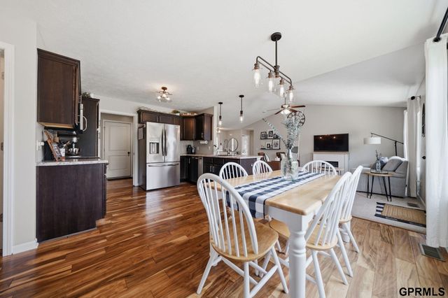 1211 Autumn Road, Hickman, NE 68372