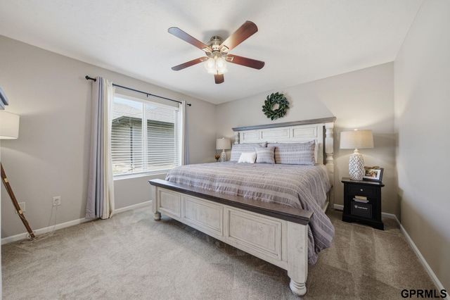 1211 Autumn Road, Hickman, NE 68372