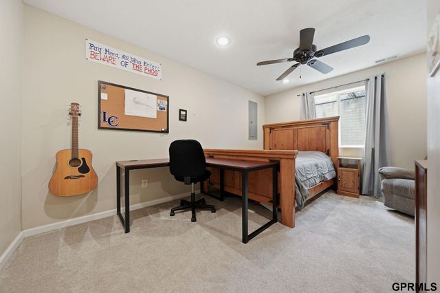 1211 Autumn Road, Hickman, NE 68372