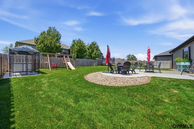 1211 Autumn Road, Hickman, NE 68372