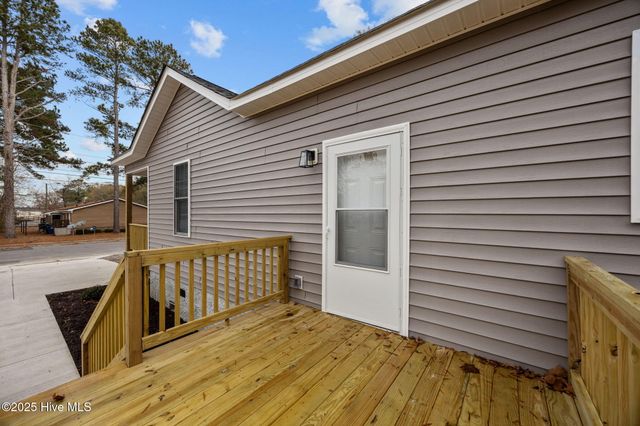 402 W Moore Street, Greenville, NC 27834