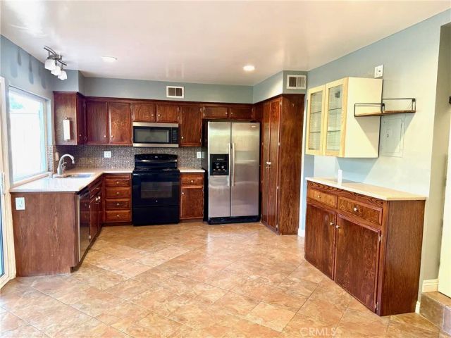 4194 Paseo De Oro, Cypress, CA 90630