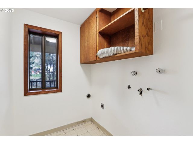 1025 K St, Washougal, WA 98671