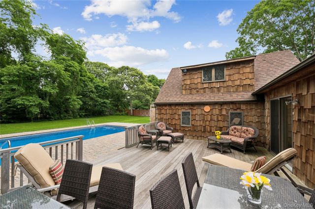 37 Fanning Avenue, Hampton Bays, NY 11946