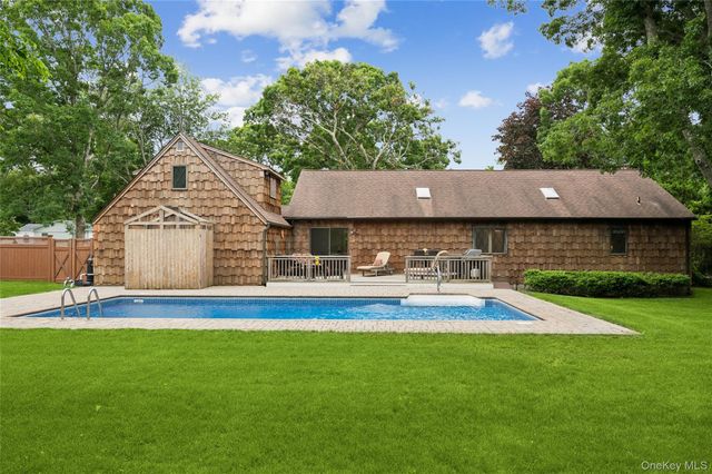 37 Fanning Avenue, Hampton Bays, NY 11946