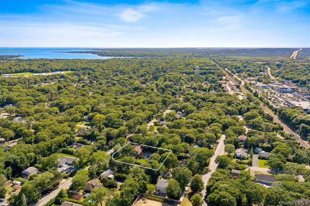 37 Fanning Avenue, Hampton Bays, NY 11946