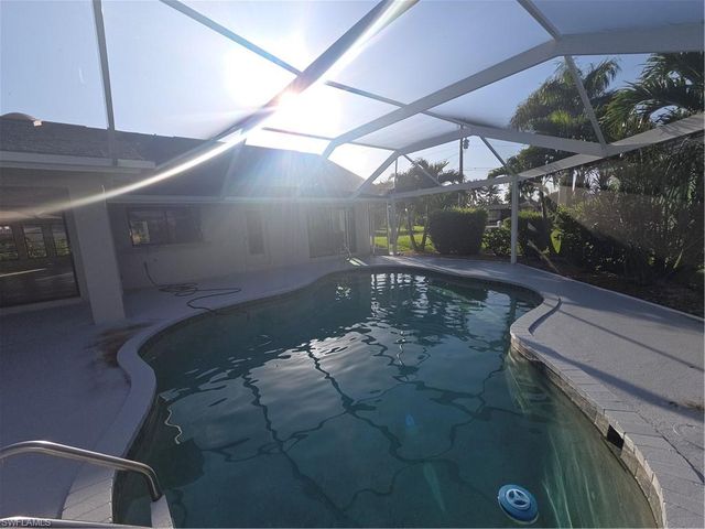1922 SE 26th TER, Cape Coral, FL 33904