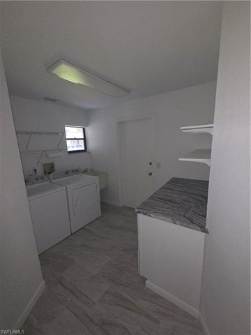 1922 SE 26th TER, Cape Coral, FL 33904