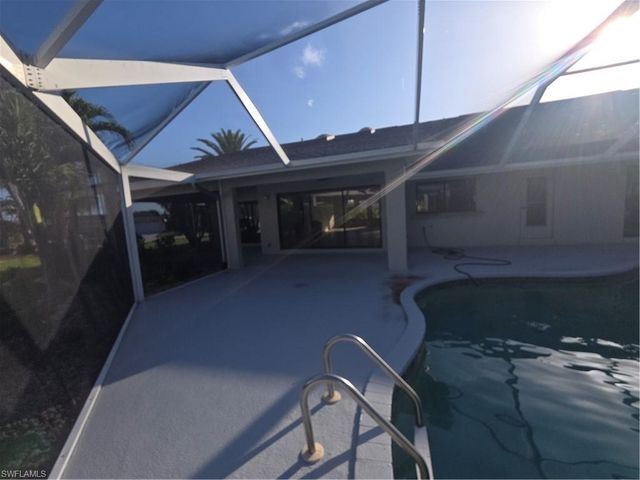 1922 SE 26th TER, Cape Coral, FL 33904