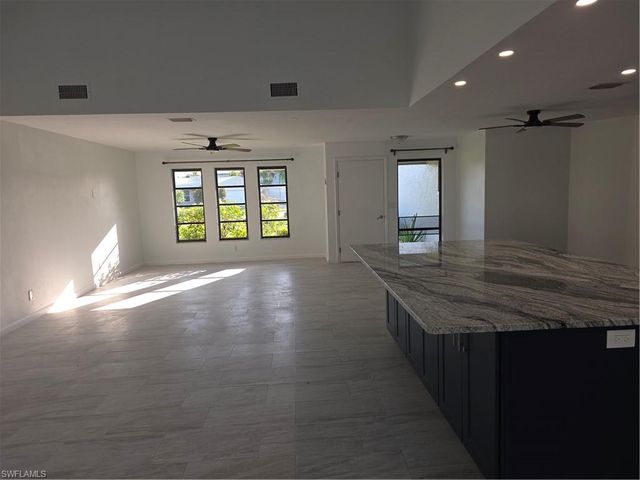 1922 SE 26th TER, Cape Coral, FL 33904