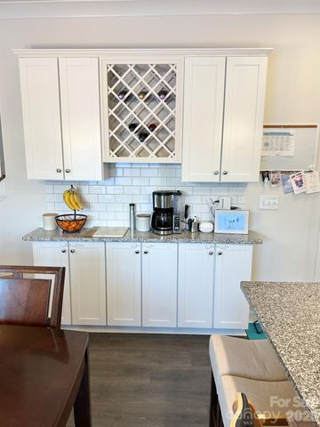 10302 Old Carolina Drive, Charlotte, NC 28214