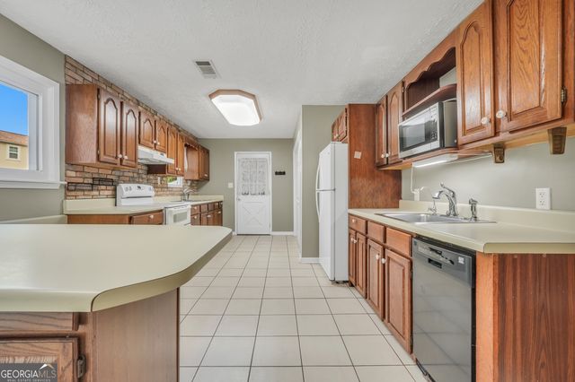 122 E Knight Road, Mcdonough, GA 30252