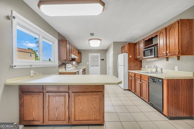 122 E Knight Road, Mcdonough, GA 30252