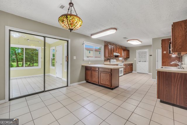 122 E Knight Road, Mcdonough, GA 30252