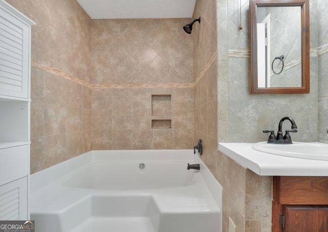 122 E Knight Road, Mcdonough, GA 30252